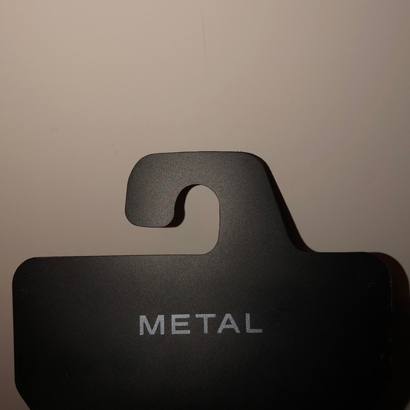 Shiny Silver “Metal” Multi-Loop Necklace (Kohl’s) - Picture 7 of 8